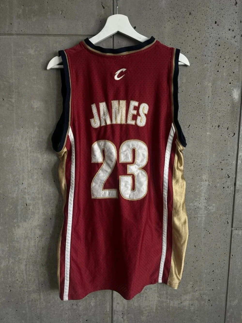 Vintage Reebok Cleveland Cavaliers LeBron James Jersey Men’s M NBA - Picture 6 of 7